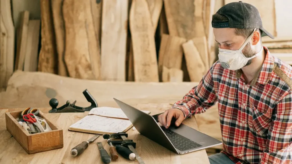 https://www.pexels.com/pt-br/foto/adulto-artes-e-oficios-artesanato-artes-aplicadas-4491881/ Aprenda como é o processo de fabricação de móveis de madeira