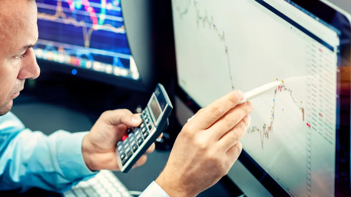 Qual a diferença entre asset e corretora de valores
